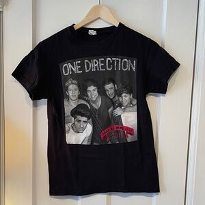 One Direction ❤️ Black Graphic Concert Tee